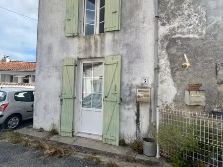 le chateau d oleron - maison en pierre avec chai indépendant