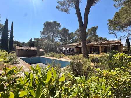 maison de caractère 156m² avec 3 chambres  piscine et garage à pélissanne