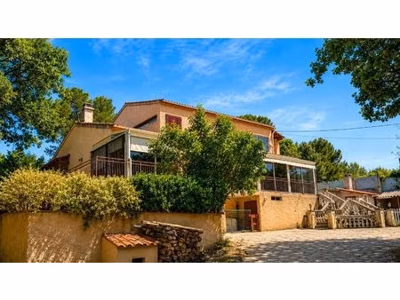 propriété avec appartement indépendant  studio et grand garage à vendre à pourrières