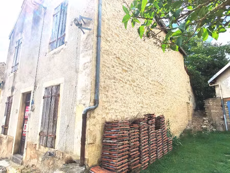 maison de 90 m2 au bon potentiel à thenissey