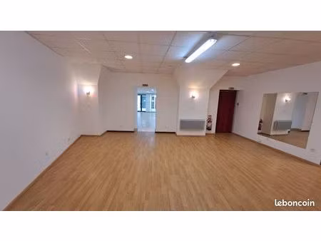 bureau - cabinet - 110 m² environ plus cave - centre vieille ville