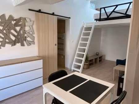 location studio meublé