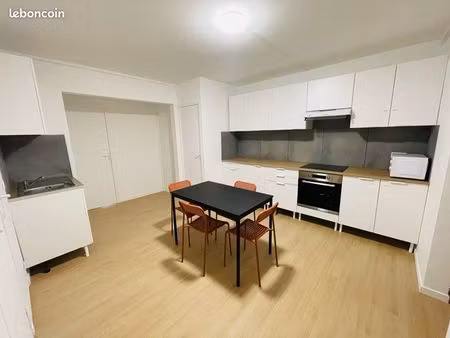 chambre meublée dans un appartement