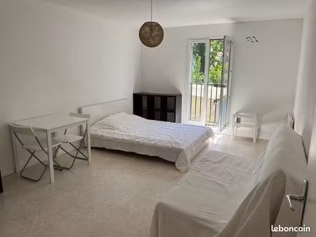 grand studio calme et lumineux - nanterre centre ville