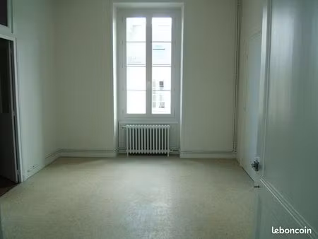 appartement t2 centre de noyant