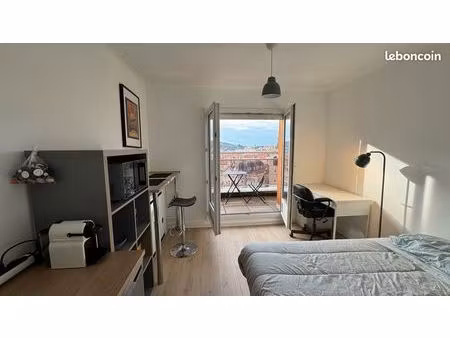 location chambre étudiante meublée avec terrasse proximité lycée fauriel