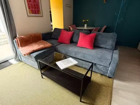location f2 proche vielle ville avec grande terrasse
