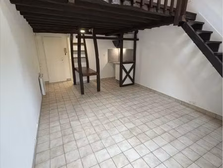 charmant t2 rénové avec mezzanine – centre ville tarbes