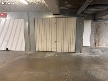 parking 15 m² nantes