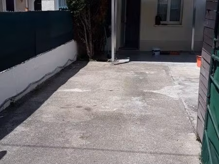 f2 petite maison de ville