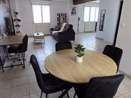 magnifique t2 meublé refait à neuf
