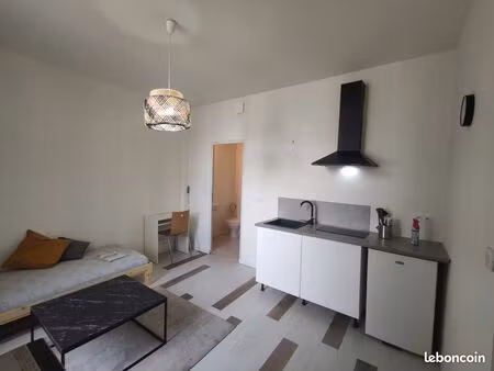 studio lumineux – à 300 m de la gare – cuisine équipée