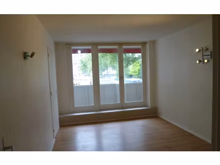 location appartement  m² t-2 à villeurbanne  495 €