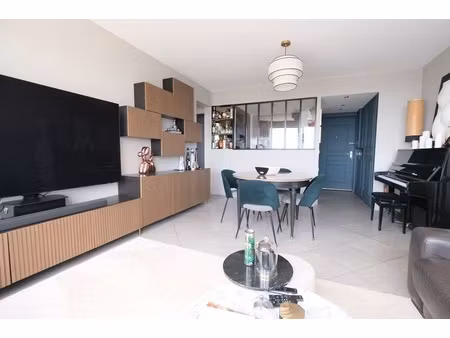 appartement 2 pieces atypique – etage eleve – panorama exceptionnel - parking