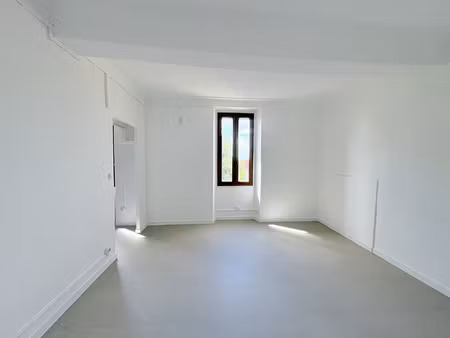 tourrettes sur loup village - appartement 3p rénové