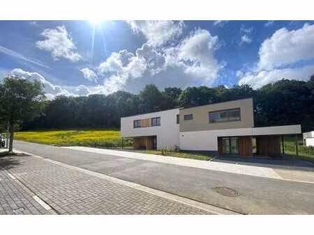 très belle maison contemporaine au sein d'un clos verdoyant