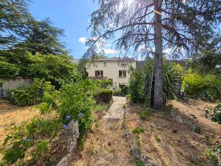 maison a etage avec grand jardin
