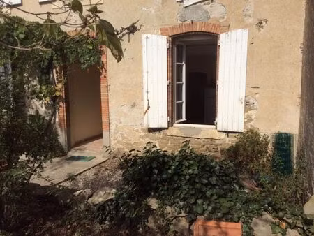 location t2 meublé rez-de-chaussée avec extérieur. avenue franklin roosevelt carcassonne