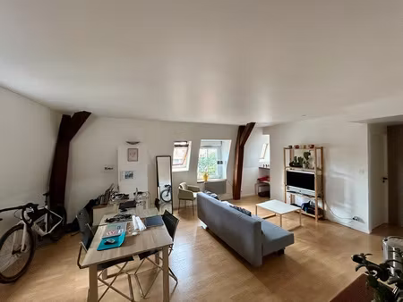 place de delille t3 de 69 m2 avec charme de l'ancien