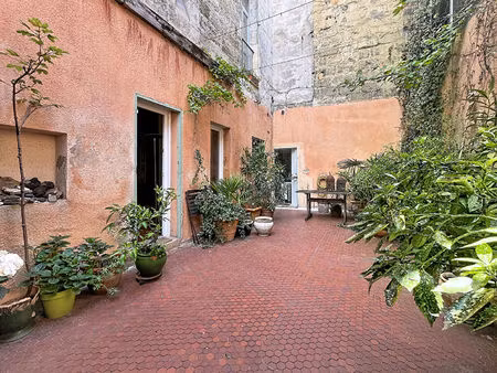 duplex coeur de bordeaux 4 pièces  extérieur/stationnement