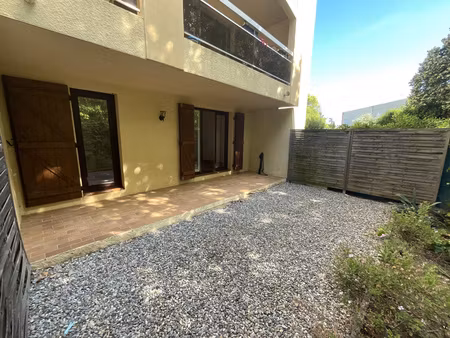 t1 bis rez de jardin au calme proche centre-ville