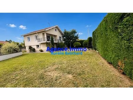 feurs – maison familiale de 104 m² sur terrain clos de 871 m?