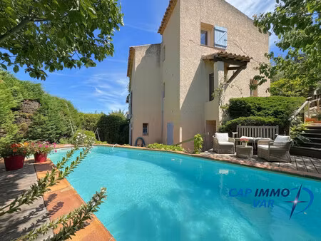 maison mitoyenne en impasse – terrasse  piscine et jardin au b