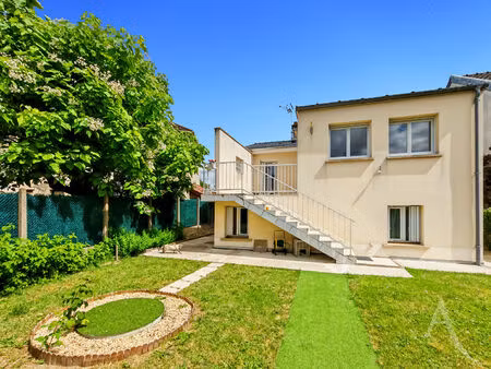 location maison 6 pièces  120.02m²  sainte