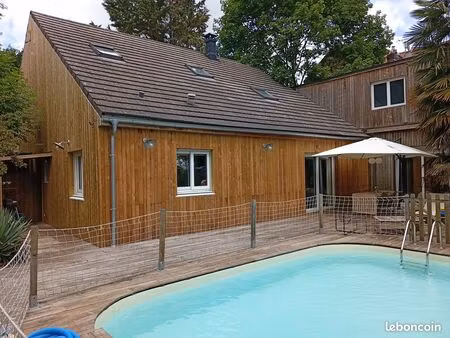maison familiale 8 pèces 200 m² dans le quartier des sources