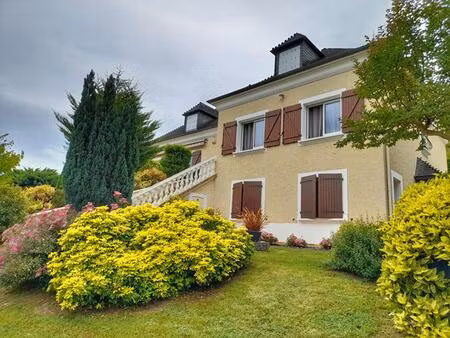 villa sur 3 niveaux en face des pyrénées
