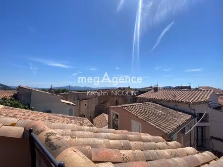jolie maison de village avec balcon et solarium