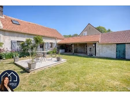maison ancienne renovée pleine de charme  85 m²  dependances 