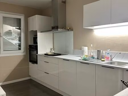 t2 rénové à neuf  chauffage compris  meublé