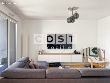appartement 3 pièces 69 m²