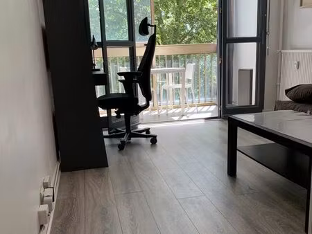 part. loue beau studio meublé centre ville  calme  vue garonne  abonnement fibre inclus