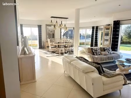 maison contemporaine d’exception à plouédern – limite landerneau – 223 m²