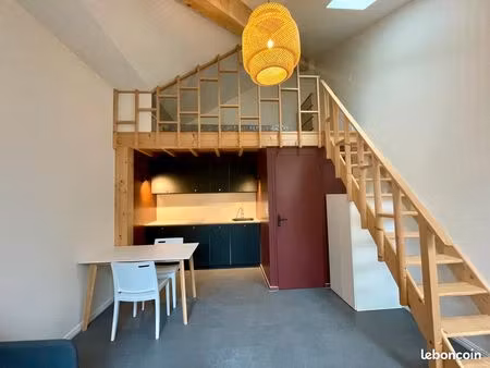 a louer : studio rénové et meublé / saint-etienne (42) quartier la riviere