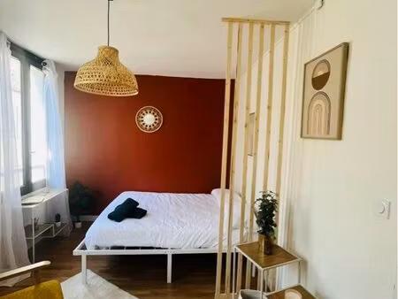t1 meublé avec balcon – centre-ville d’angers