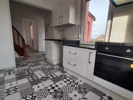 4 piece duplex 1er etage