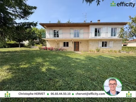 maison 8 pièces - 263 m²