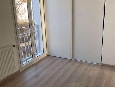 location appartement 3 pièces aux sables-d'olonne (85100) : à louer 3 pièces / 65m² les sa