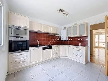 location appartement 3 pièces à nantes tortière (44000) : à louer 3 pièces / 71m² nantes t