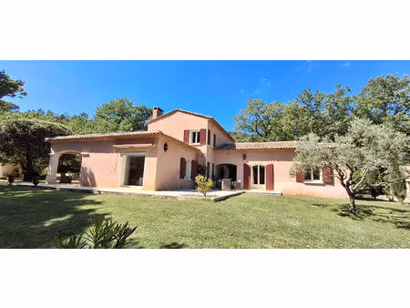 a vendre  drôme provençale  belle villa de 200 m2  piscine  garages  terrain 3400m².