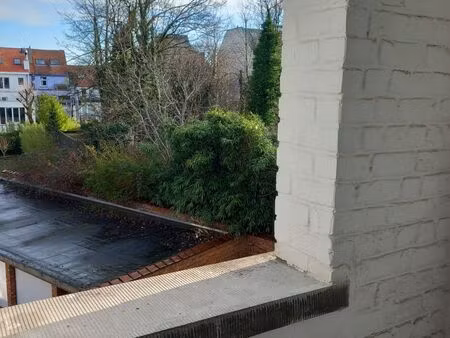 appartement à louer avec terrasse   ixelles (vbe33811)