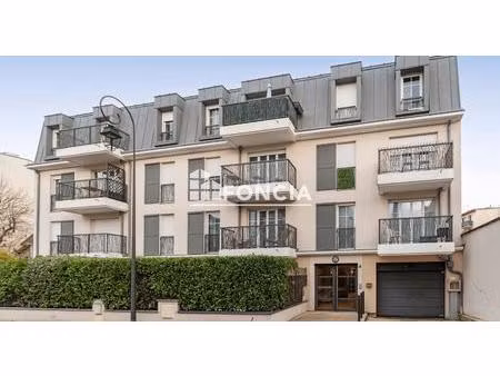 duplex totalement meuble en dernier etage ouvrant sur une terrasse et deux balcons