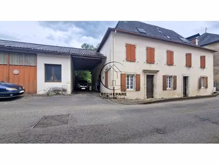 immeuble de rapport composé de 4 appartements