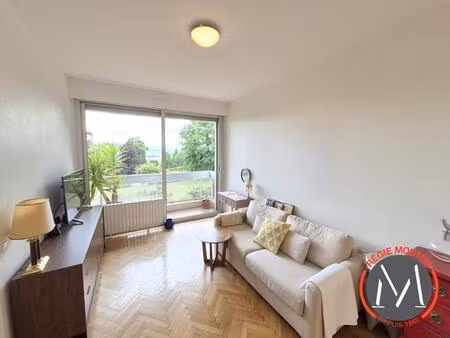 bel appartement t2 avec vue jardin