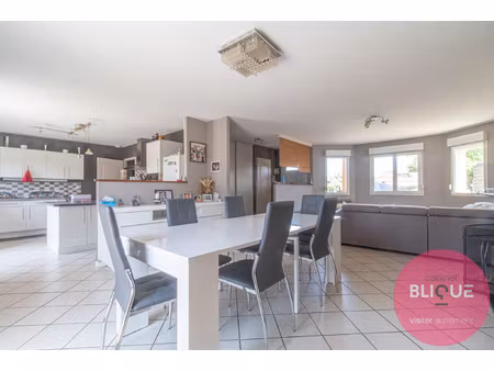 plain-pied  grand jardin et garages xxl : ici  l'espace a pr