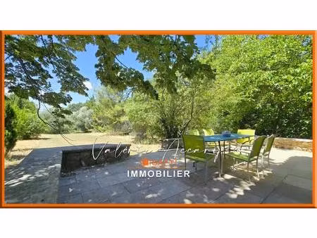 rocbaron : maison en pierre de 128 m² sur un terrain de 1756 m²  3 chambres  garage...