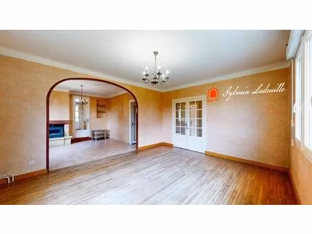 maison avec appartement indépendant au eyzies